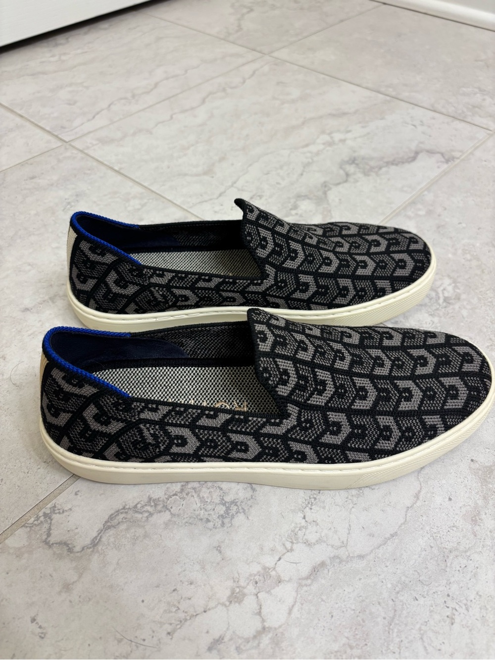 Rothy’s The Original Slip-On Sneaker, Geometric Logo Knit, Size 8 - Picture 4 of 7